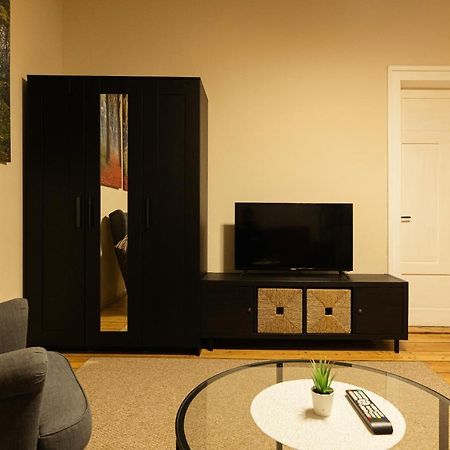 Chic Apartment In Historical City Center 蒂米什瓦拉 外观 照片