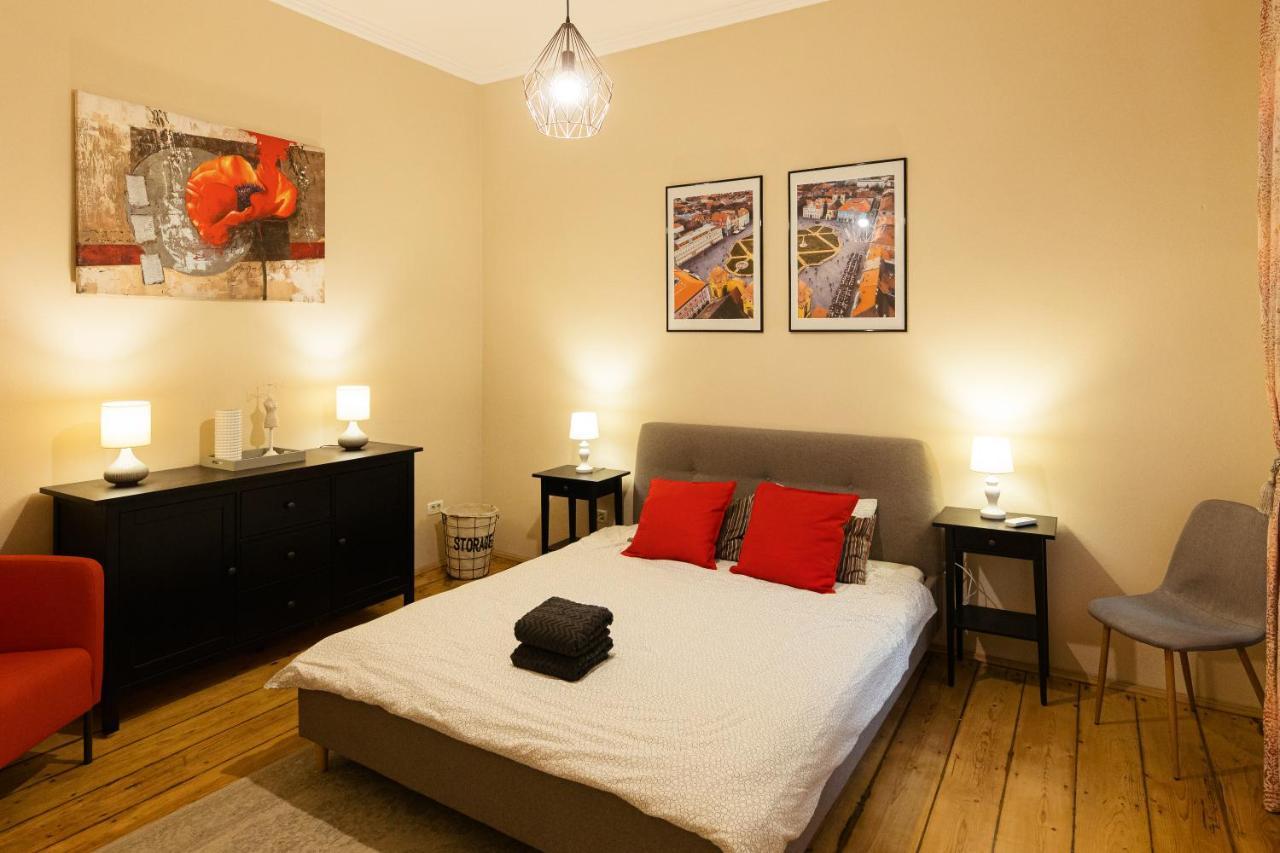 Chic Apartment In Historical City Center 蒂米什瓦拉 外观 照片