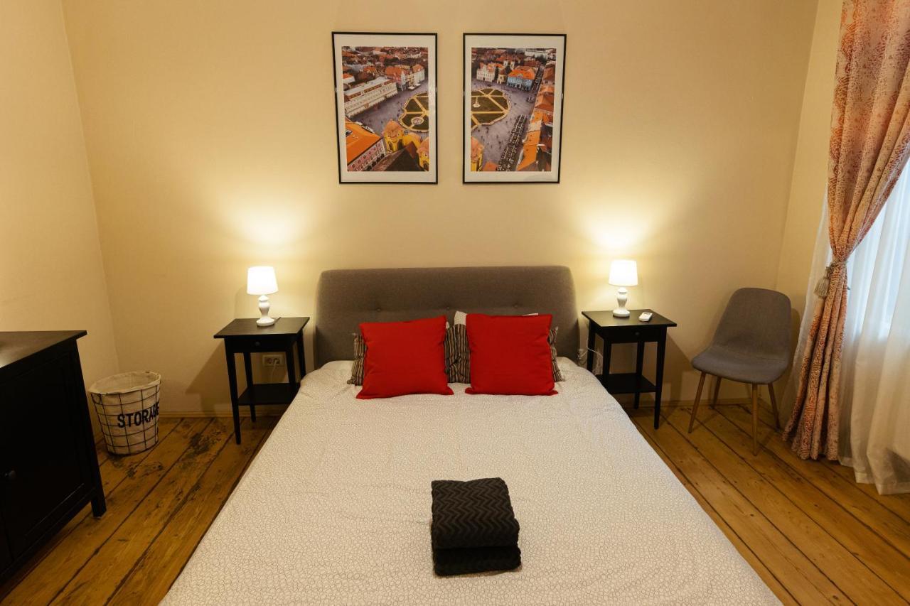 Chic Apartment In Historical City Center 蒂米什瓦拉 外观 照片