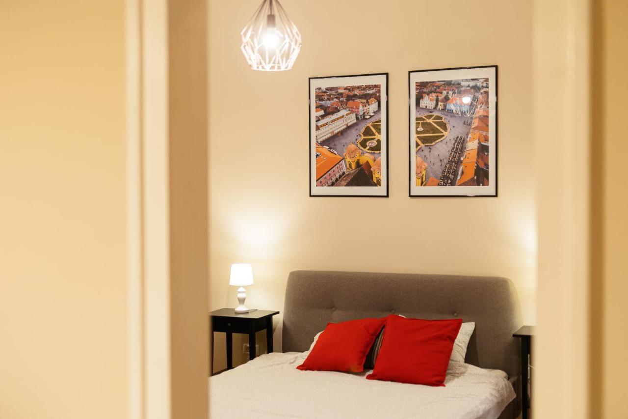 Chic Apartment In Historical City Center 蒂米什瓦拉 外观 照片