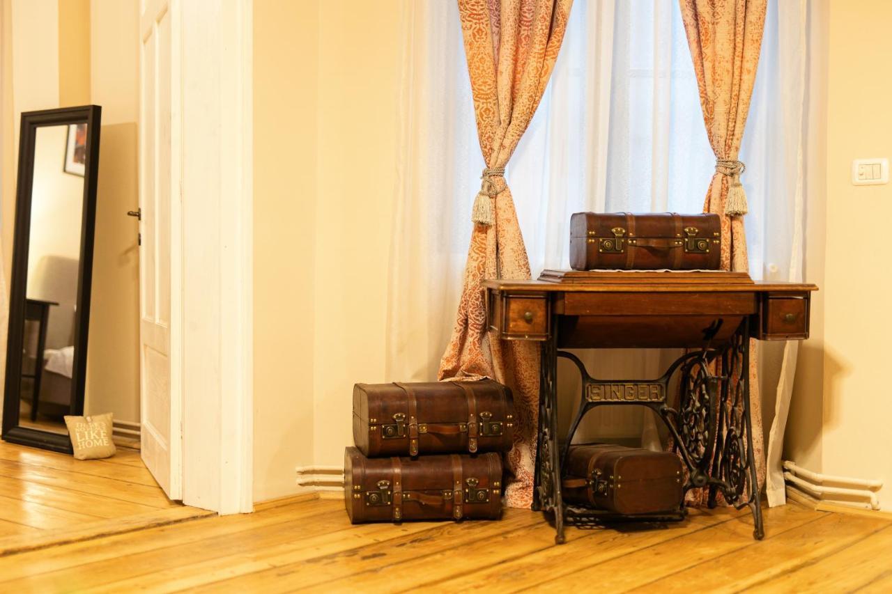 Chic Apartment In Historical City Center 蒂米什瓦拉 外观 照片