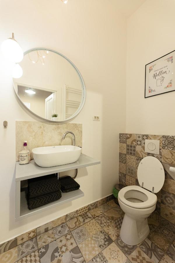 Chic Apartment In Historical City Center 蒂米什瓦拉 外观 照片