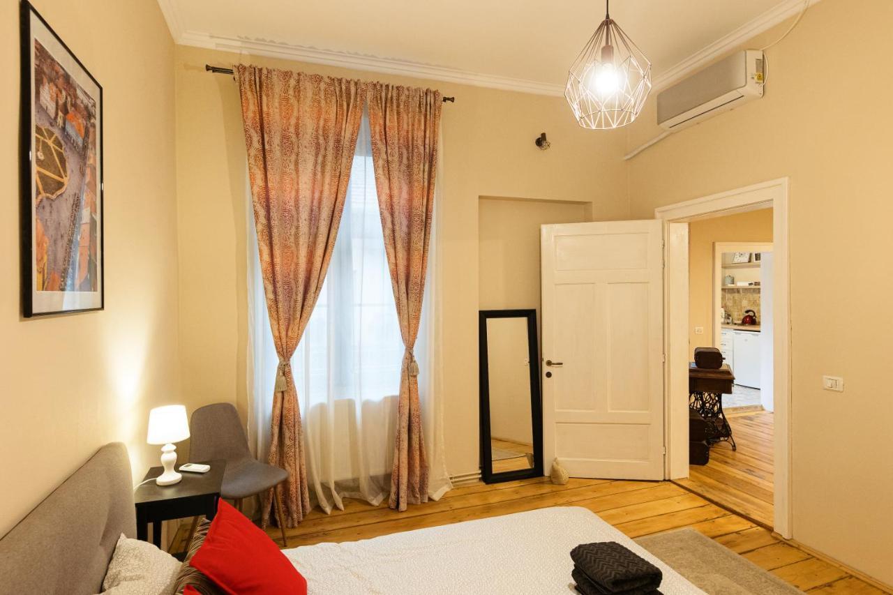 Chic Apartment In Historical City Center 蒂米什瓦拉 外观 照片