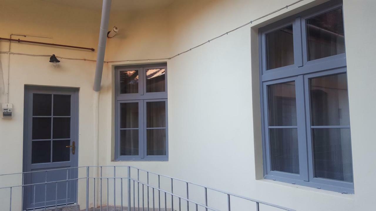 Chic Apartment In Historical City Center 蒂米什瓦拉 外观 照片